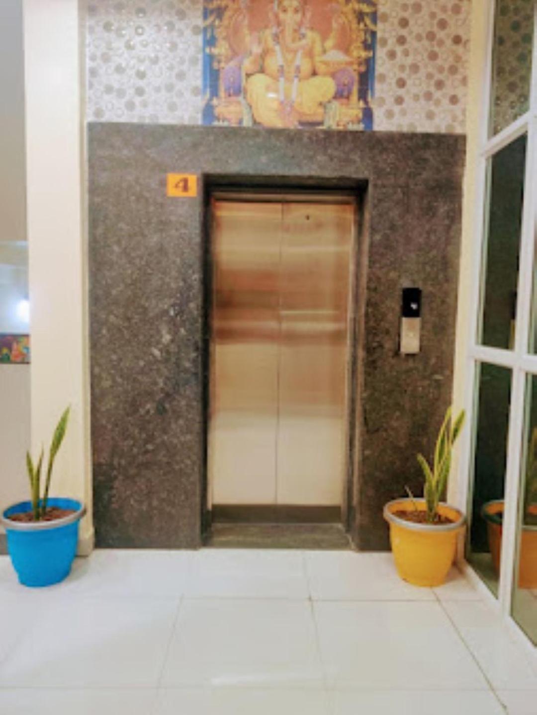 Hotel Hariram Tower Wardha Luaran gambar